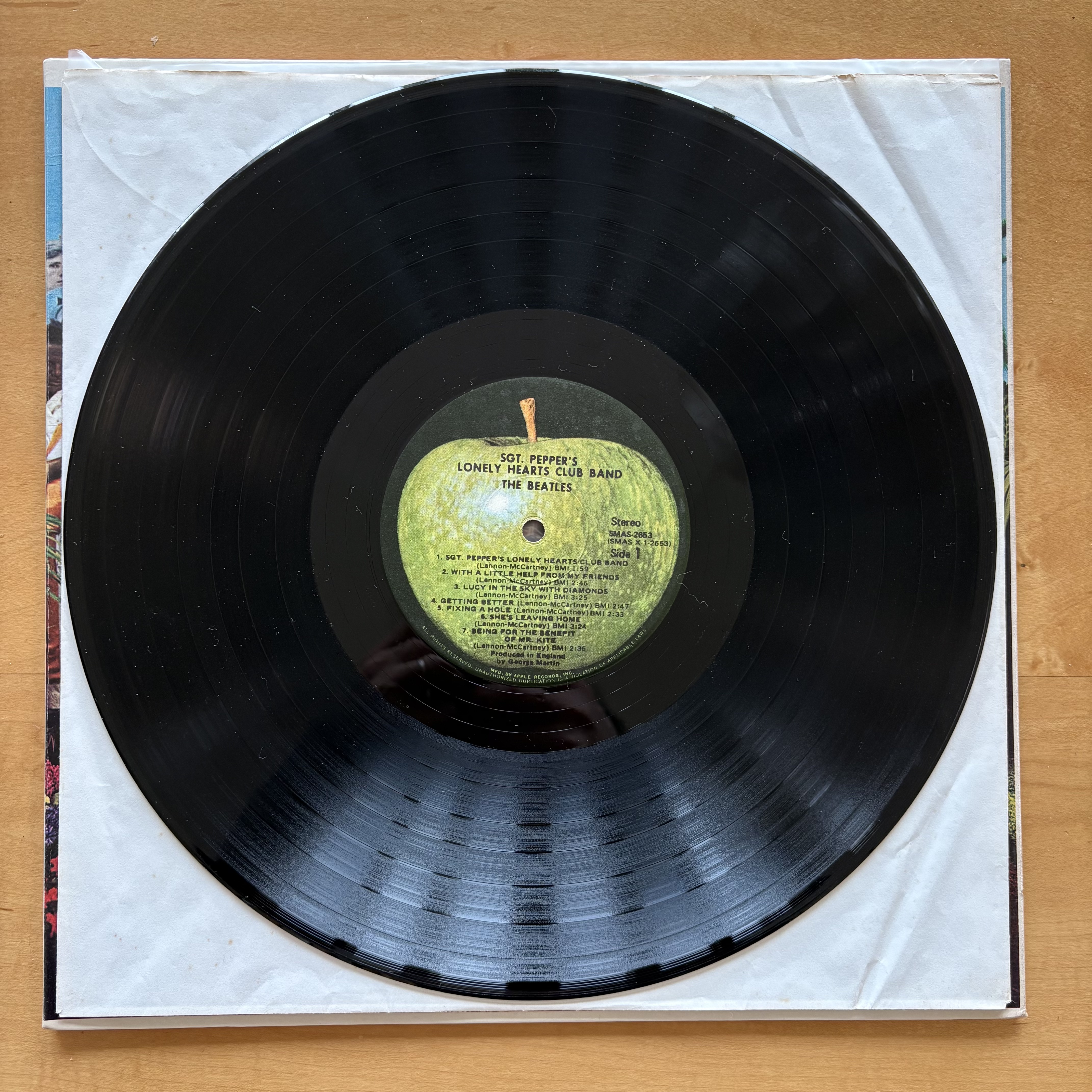 Apple 레이블 — 초록 사과 라벨의 레코드 반면